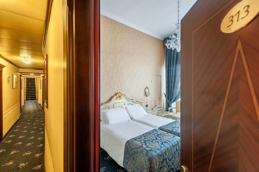 Hotel Montecarlo Image 6